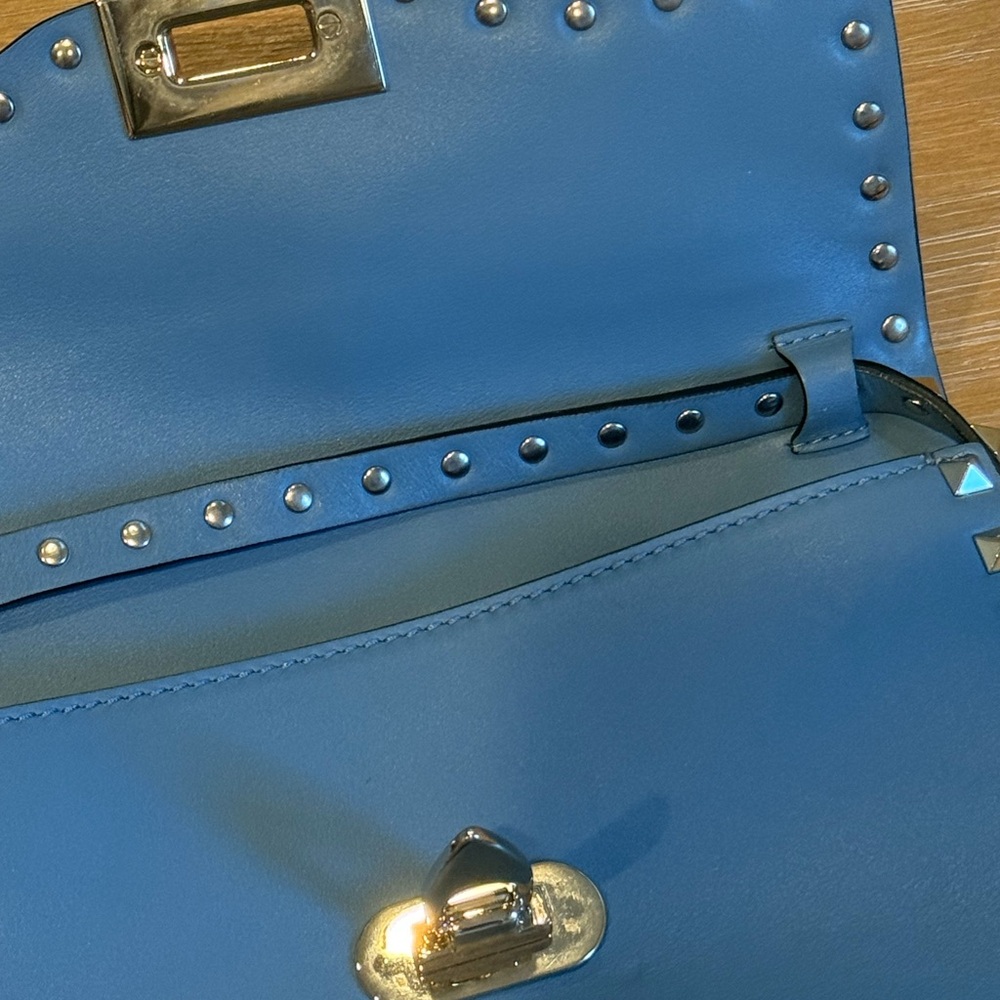 Valentino Garavani Rockstud Leather Crossbody Bag – Light Blue - Picture 12 of 14